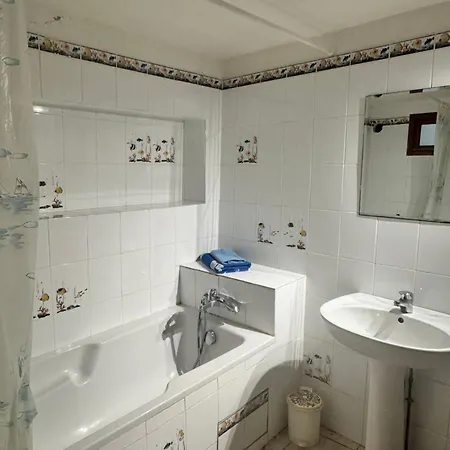 Maison De Village Calme Et Agreable *